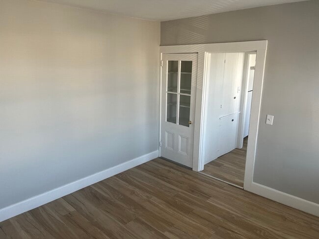 Building Photo - 159 E Central St