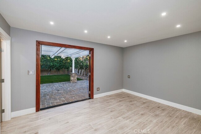 Building Photo - 5672 Rich Hill Way