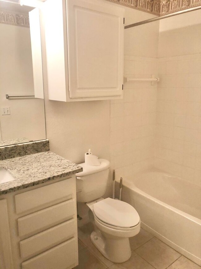 Building Photo - Maitland - 2 Bedroom, 2 Bathroom - $1,795.00