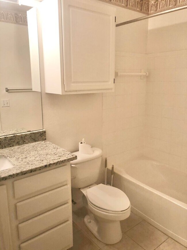 Building Photo - Maitland - 2 Bedroom, 2 Bathroom - $1,845.00