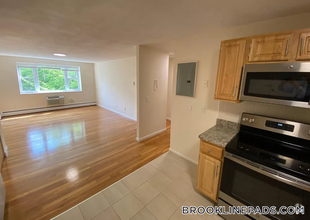 Building Photo - 63 Parkman St