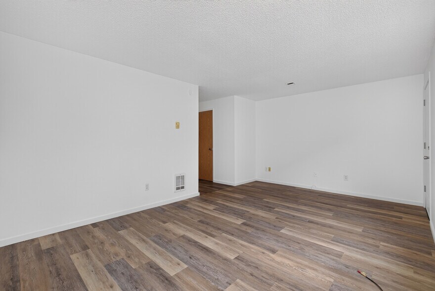 Building Photo - 10332 15th Avenue Ct E