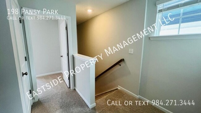 Building Photo - 198 Pansy Pk