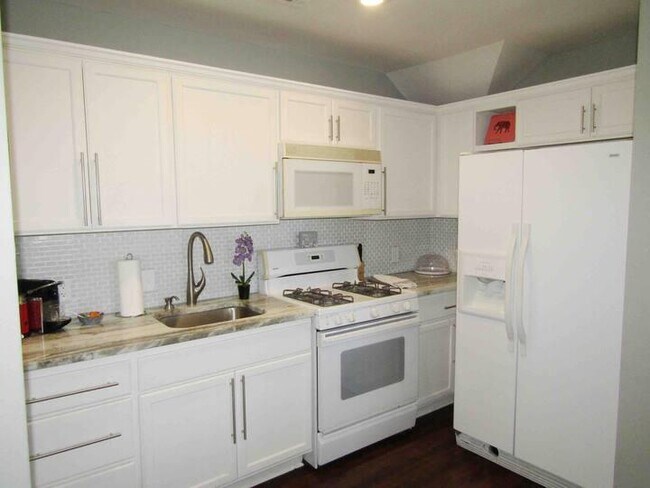 Building Photo - 401 Witte Rd