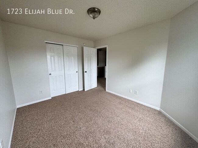 Building Photo - 1723 Elijah Blue Dr