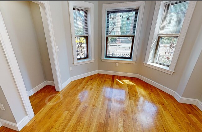 Building Photo - 904 Massachusetts Ave