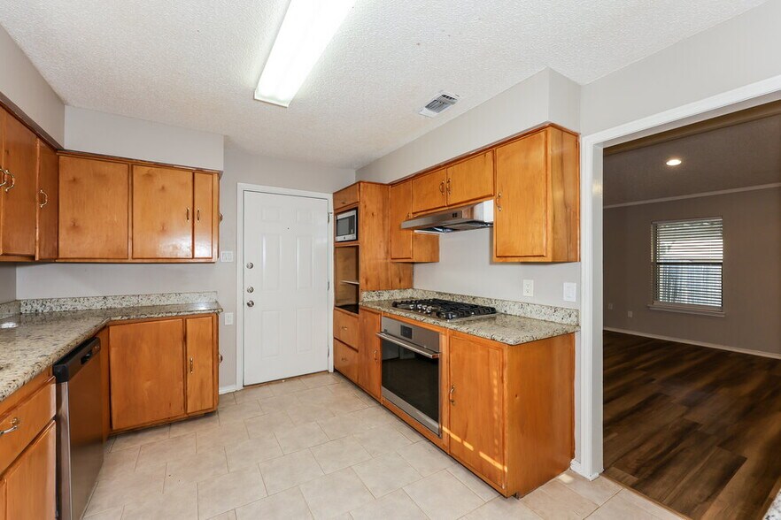 Building Photo - 806 Cherlyne Dr