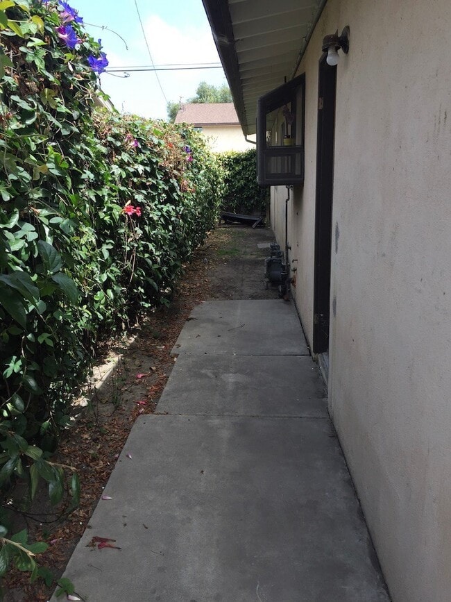 Building Photo - 6835 Trigo Rd