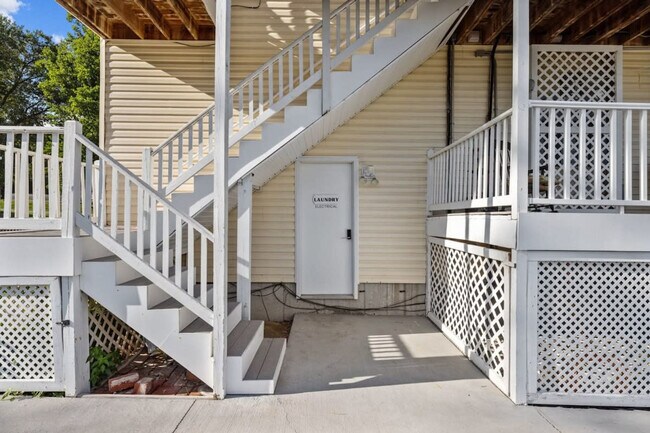 Building Photo - 6004 5th St