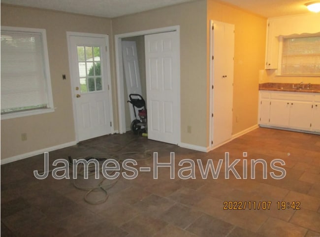 Building Photo - 6523 Yoder Ct