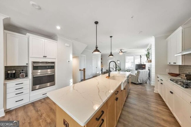 Building Photo - 320 Oak Arms Wy