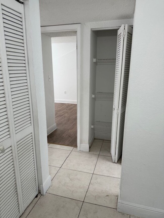 Building Photo - Millennium Palms - 4717 C