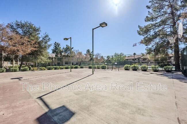 Building Photo - 1351 N Pleasant Dr