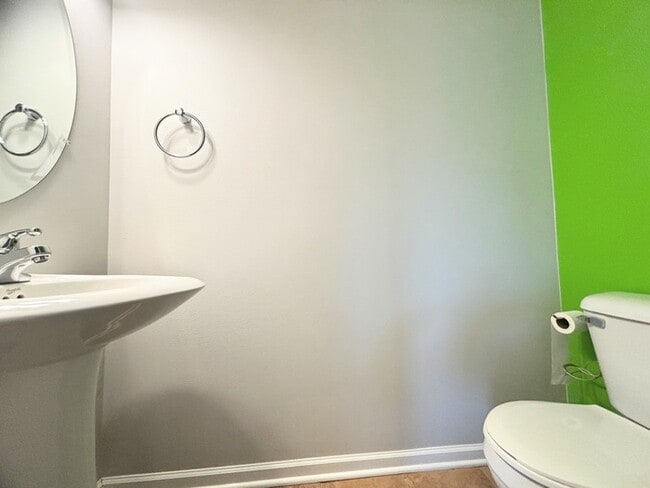 Building Photo - 2122 High St