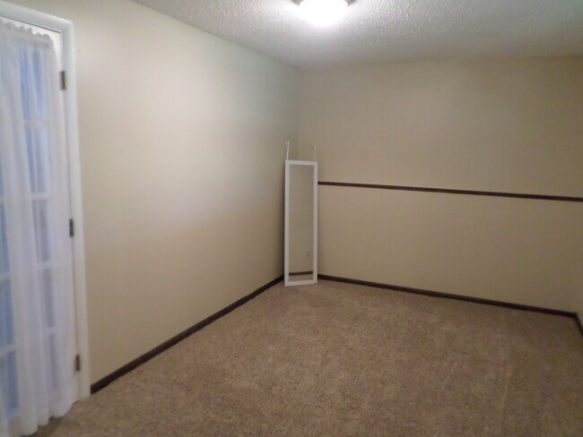 Building Photo - SHORT TERM LEASE ONLY