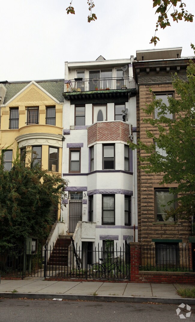Primary Photo - 1441 Girard St NW