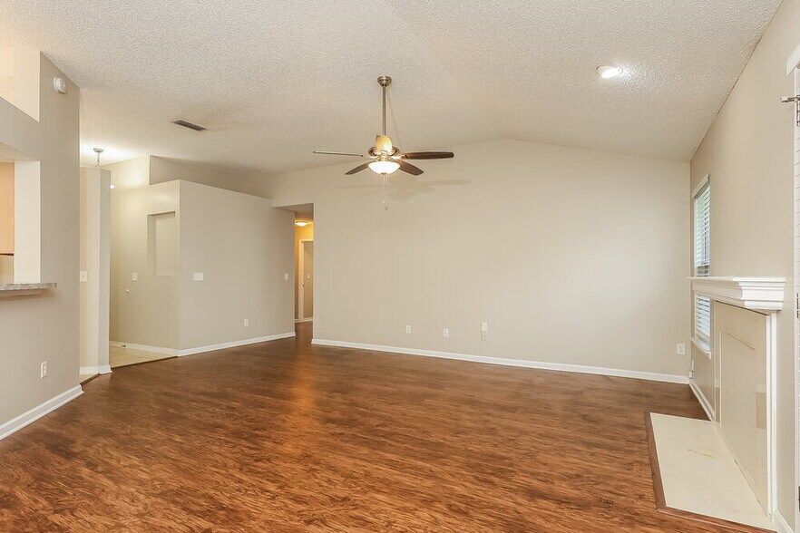 Building Photo - 338 Wildberry Ct