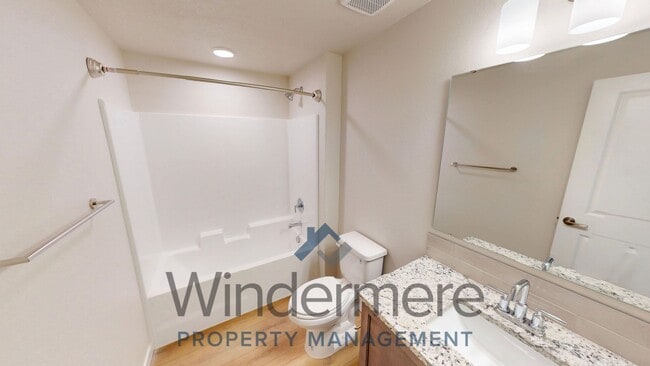 Building Photo - 637 Kingbird Ct