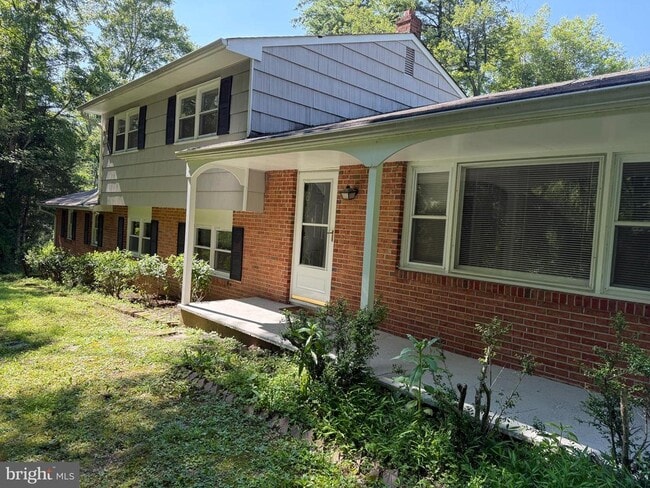 Primary Photo - 857 Cherry Hill Rd