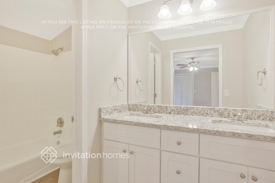 Building Photo - 2847 Bentwood Dr