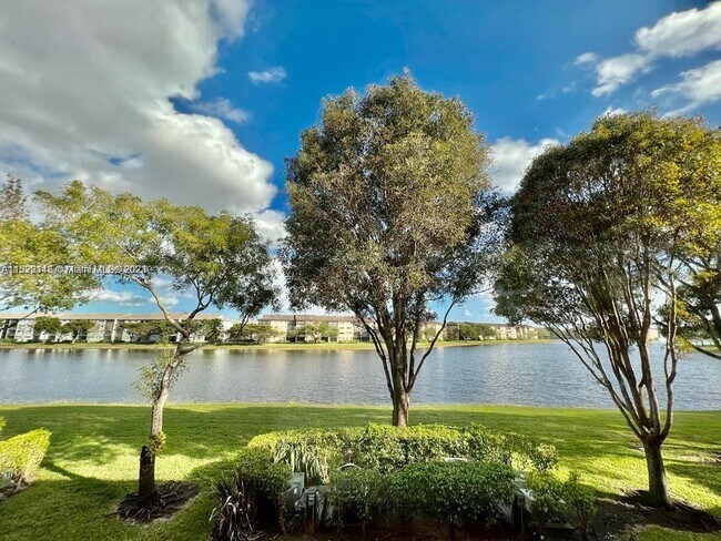 Building Photo - 701 SW 141st Ave