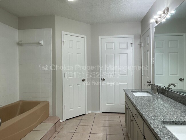 Building Photo - 459 Little Valley Ct