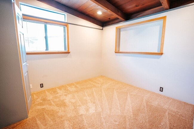 Building Photo - Single Family Home in Mckinleyville!