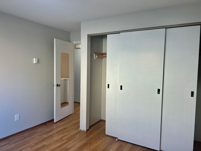Building Photo - 3-Bedroom North Green Lake Townhouse-Style...