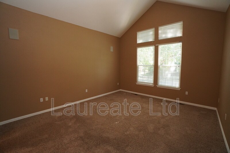 Building Photo - 632 S Yarrow St