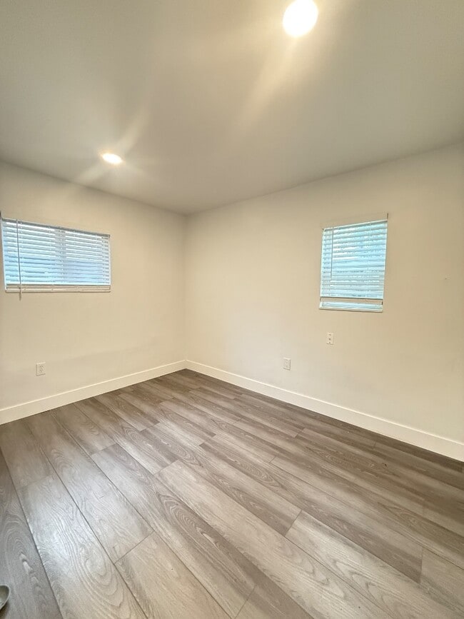 Building Photo - 43 W 25th St