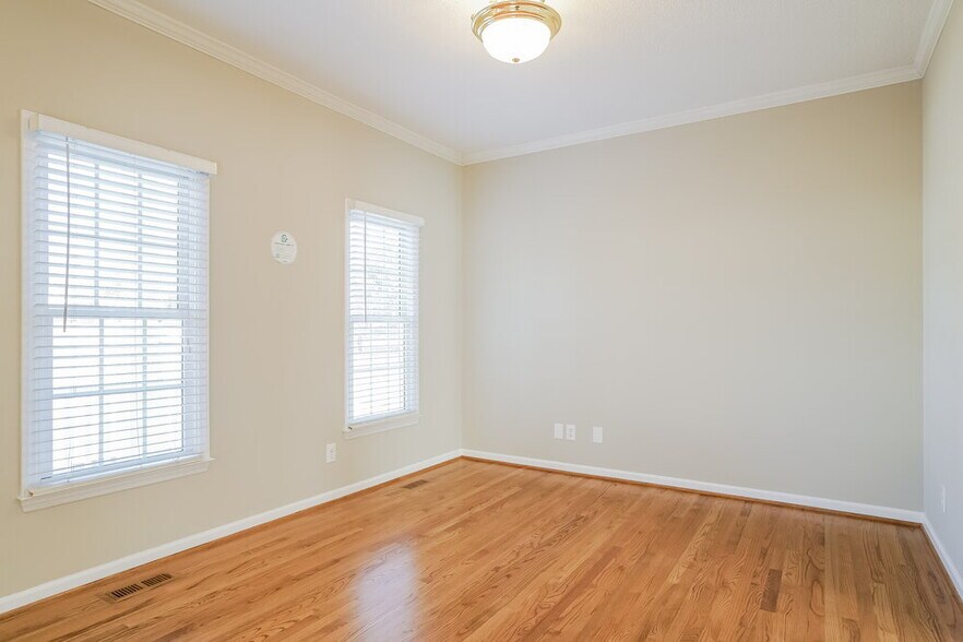 Building Photo - 11 Redding Ct