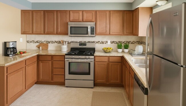 Building Photo - 345 Royal Oak Blvd