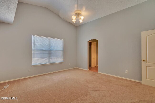 Building Photo - 1417 Plaza Verde Dr
