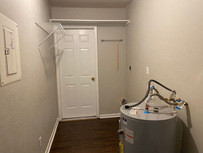 Building Photo - 2 Bedroom 2 Bathroom - Serenola Manor