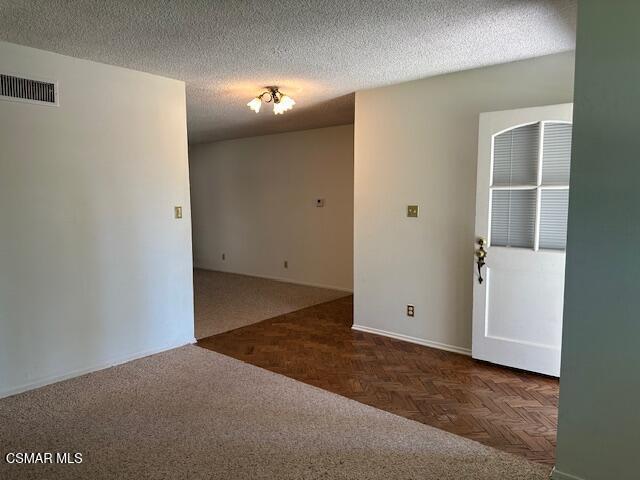 Building Photo - 2324 Markham Ave