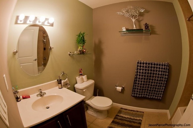 Interior Photo - The Colonade