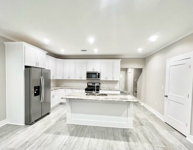 Building Photo - 9 Praiseworthy Dr