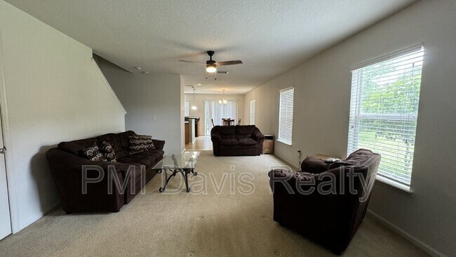 Building Photo - 143 Crete Ct