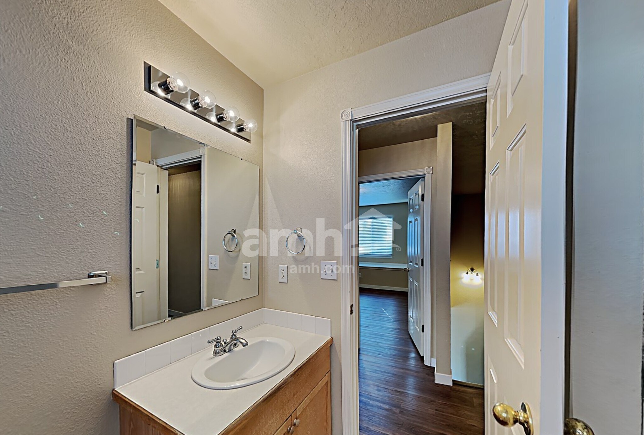 Building Photo - 584 N Nebula Ave