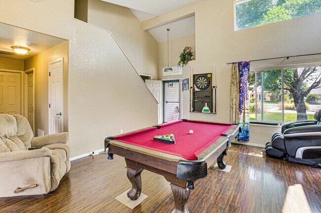 Building Photo - 367 N Lake Ct