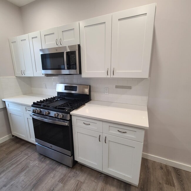 Building Photo - 39 74th St