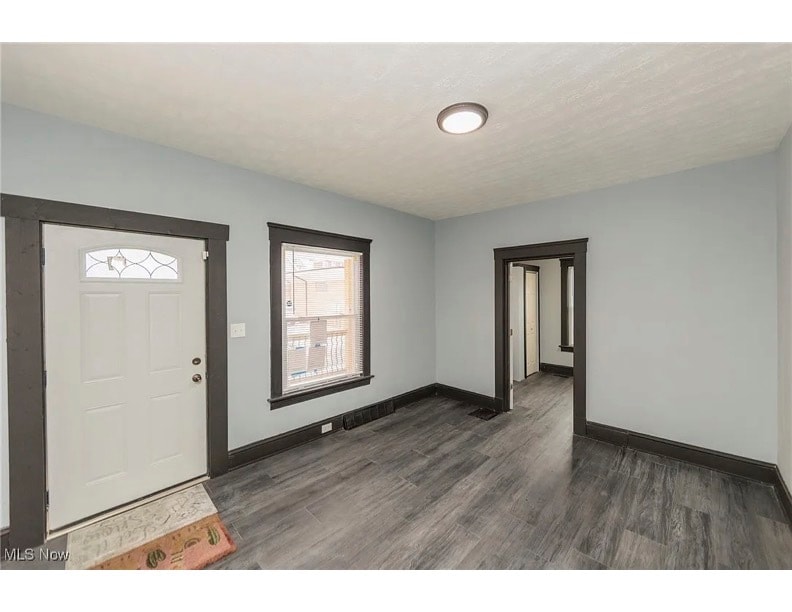 Building Photo - 1431 Rowley Ave