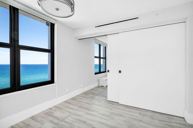 Building Photo - 3115 S Ocean Blvd