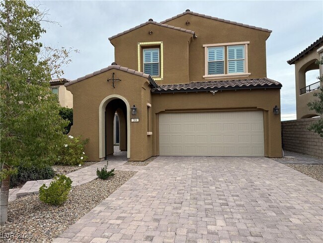 Building Photo - 304 Rezzo St