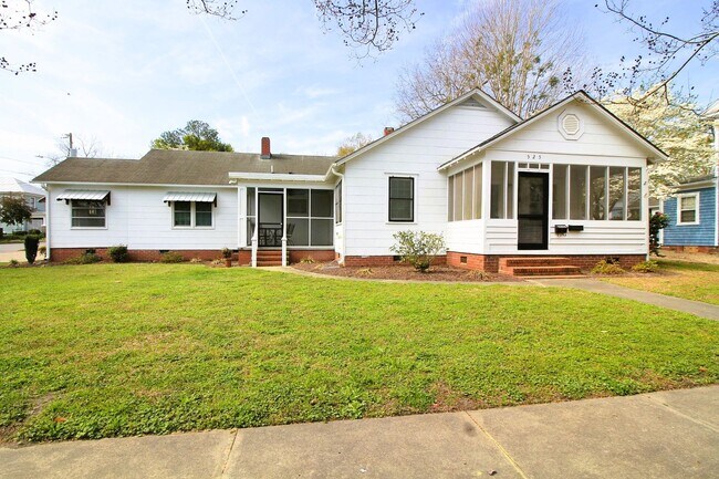 Primary Photo - 525 E 2nd St