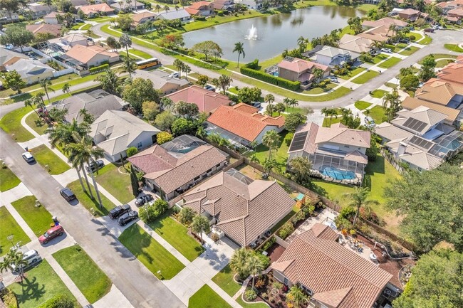 Building Photo - 9585 Carousel Cir S