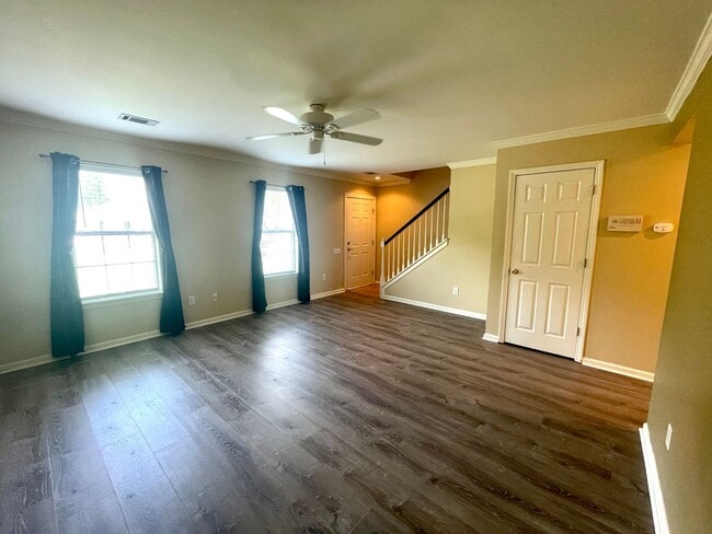 Building Photo - 3 Bedroom, 2 Bath Townhome in Park West of...
