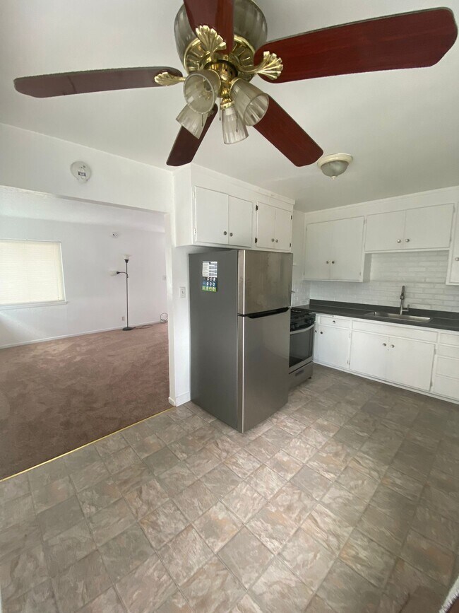 Building Photo - 16850 Ehle St