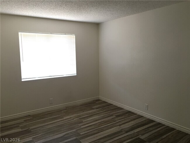 Building Photo - 3151 N Soaring Gulls Dr