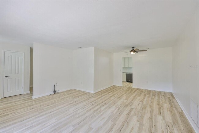 Building Photo - 121 Windy Cir